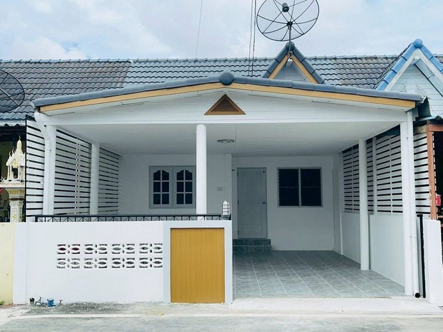 ขายถูก ทาวน์เฮ้าส์รีโนเวทใหม่ หมู่บ้านสหชัยพัฒนา6 หนองขาม ศรีราชา FP-H01829 