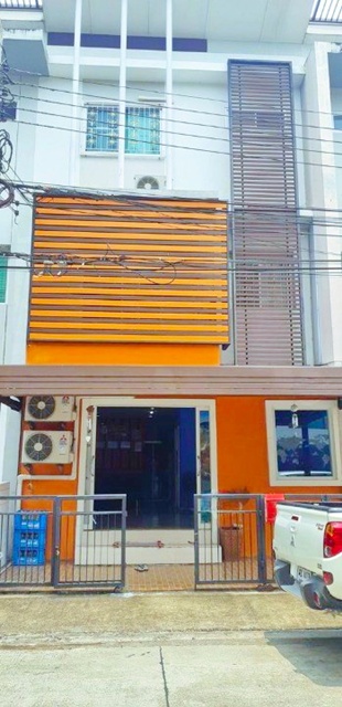 ทาวน์โฮม 3ชั้น 3นอน อ่อนนุช ARLบ้านทับช้าง 900ม. สุขุมวิท77  วัดกระทุ่มเสือปลา 20ตร.ว. 230ตร.ม. ทำเลอ่อนนุช ประเวศ ตลาดเอี่ยมสมบัติ 2 กม. 