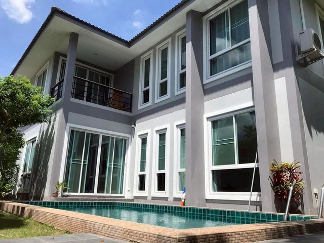 บ้านเดี่ยวหลังใหญ่ 2 ชั้น พร้อมสระว่ายน้ำส่วนตัว เข้าเมืองง่าย ป่าแดด