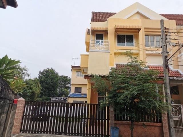 HS 1856 ขาย ให้เช่าทาวน์โฮม 2.5 ชั้น 49 ตรว หลังใหญ่สไตล์บ้านเดี่ยว เล่นระดับ เพดานสูง หมู่บ้านเกษราคลาสสิคโฮม ซอยเสรีไทย 81-2 