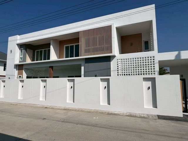 Luxury Pool Villa เพียง 10.9 ล้าน #หางดง บ้านหรู 2 ชั้น #สไตล์โมเดิร์น ฟังก์ชันครบ #โซนโรงเรียนนานาชาติ ใกล้เมืองเพียงไม่กี่นาที