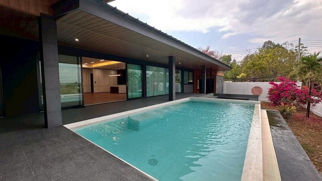 บ้านพูลวิลล่าหรู วิวทะเลสาบ วิวภูเขา เดินทางสะดวก หางดง 