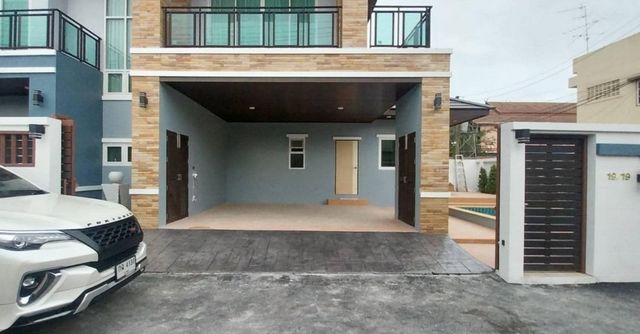 ขายต่ำกว่าราคาประเมิน เพียง 6.3 ล้าน #บ้านสร้างใหม่ในเมือง 2 ชั้น สร้างด้วยวัสดุ #SCG ทั้งหลัง #ซื้ออยู่เองหรือปล่อยเช่าได้