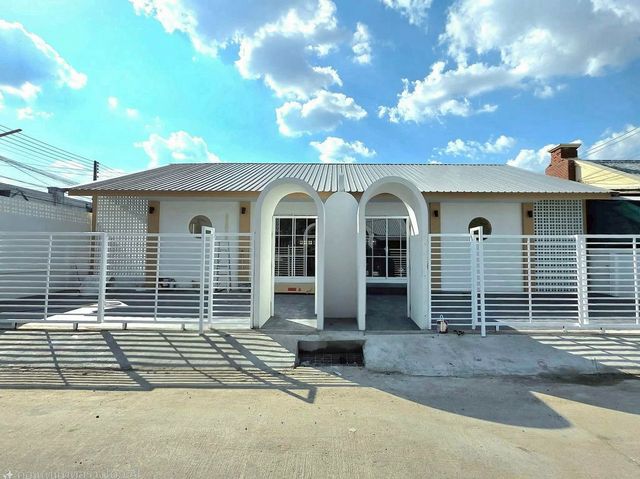 ขายเพียง 2.5x ล้าน/หลัง #เชียงใหม่แกรนด์วิว #โซนแม่เหียะ #รีโนเวทใหม่ มี 2 หลัง ทำเลทอง #หลังสนามบินเชียงใหม่ อยู่เองก็ฟิน ปล่อยเช่าก็คุ้ม!