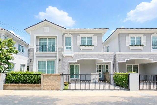 บ้านหรูหรา 2ชั้น 4นอน 3น้ำ พร้อมเฟอร์ฯครบ 40ตร.ว. 180ตร.ม. อิมพีเรียล เวิลด์ สำโรง 1.1 กม. BTS สำโรง 800ม. วัดด่านสำโรง สุขุมวิท113 