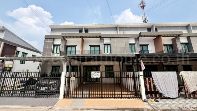 ลดราคา ทาวน์โฮม รัชชา กรีน กาญจนาภิเษก-กันตนา บ้านสวย ถูกที่สุดในโครงการ