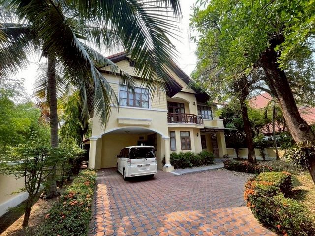 ตัดขาย! คุ้มสุดๆ ราคาก่อนรีโนเวท 8.5 ล้าน (บ้านเปล่า) #บ้านธารดงปาร์ควิว #หางดง #หลังกาดฝรั่ง ใกล้โรงเรียนนานาชาติหลายแห่ง เลือกได้ 2 แบบ