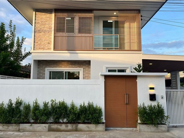 บ้านเดี่ยว 2 ชั้น รีโนเวทใหม่ สไตล์โมเดิร์นมินิมอล ดอยสะเก็ด 