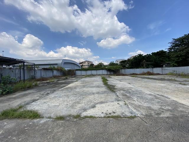 ให้เช่าที่ดิน 358 ตรว. ติดถนน ย่านเลียบด่วนรามอินทรา พื้นเทคอนกรีตแล้ว ใกล้ตลาดเลียบด่วน ใกล้รถไฟฟ้าสายสีชมพู สถานีวัชรพล