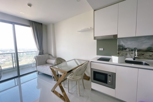 ขายคอนโด The Riviera Jomtien เดอะ ริเวียร่า จอมเทียน พร้อมเฟอร์นิเจอร์และเครื่องใช้ไฟฟ้า