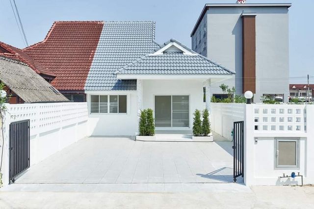 โซนลำพูน ขายเพียง 1.85 ล้าน 46.3 ตรว. #ป่าสัก​ บ้านแฝด #ใจกลางเมือง #รีโนเวทใหม่ทั้งหลัง #ใกล้จตุจักรลำพูน #ใกล้แจ่มฟ้าลำพูน