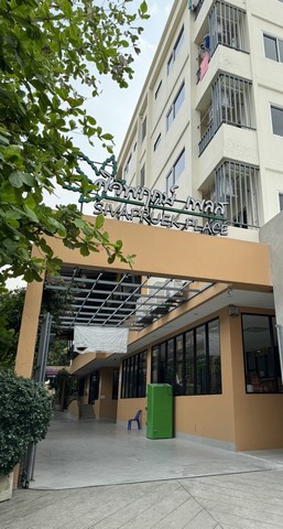 Apartment ให้เช่าอพาร์ทเม้นท์รายวัน-รายเดือน ศิวพฤกษ์ เพลส  บางศรีเมือง จ.นนทบุรี 510 ตาราง.วา  ใกล้กับ  อยู่ใกล้ท่าเรือบางศรีเมือง และใกล้วัดเฉลิมพระเกียรติ พื้้นที่กว้างขวาง ราคาดี, ทำเลดี, ห้องพักใหม่ และมีสิ่งอำนวยความสะดวกครบครัน