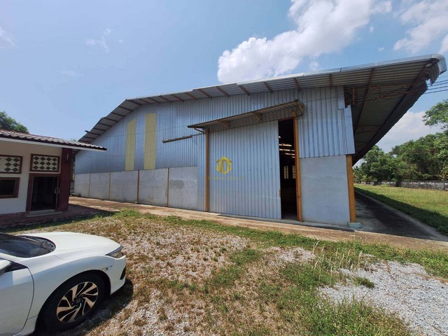 ขายโกดังพร้อมบ้านเนื้อที่ทั้งหมด 5-1-26 ไร่ แกลง ระยอง