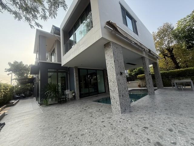 ให้เช่า บ้านเดี่ยว โครงการหรู หมู่บ้าน เพอร์เฟค มาสเตอร์พีซ พระราม9 ติดมอเตอร์เวย์หมายเลข7 ใกล้ Stamford International University