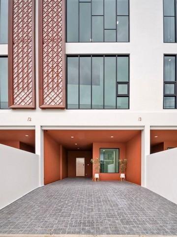 ให้เช่าโฮมออฟฟิศ 3.5 ชั้น 225 ตร.ม. ซอยนาคนิวาส 37 เขตลาดพร้าว ใกล้เซ็นทรัล อีสต์วิลล์