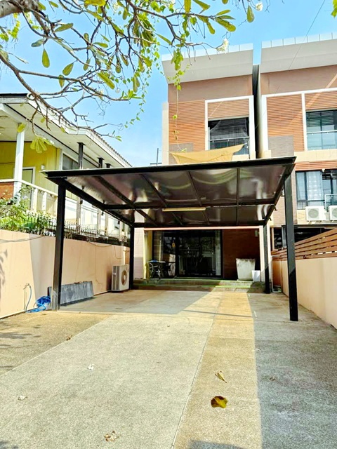 ถ.พระราม 6 กระทรวงการคลัง 400 ม. ทำเลโดดเด่น  บิ๊กซี สะพานควาย BTSอารีย์ 750ม. 3 นอน 4 น้ำ 23ตร.ว.280 ตร.ม.3 ชั้น 