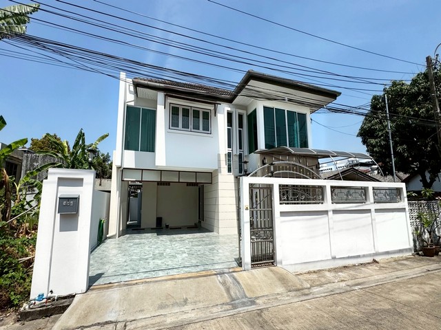 ให้เช่าบ้านเดี่ยว 2 ชั้น 54 ตรว. 4 ห้องนอน หมู่บ้านเคหะนคร 3 พัฒนาการ 50 ใกล้ทางด่วน ใกล้เอกมัยทองหล่อ 