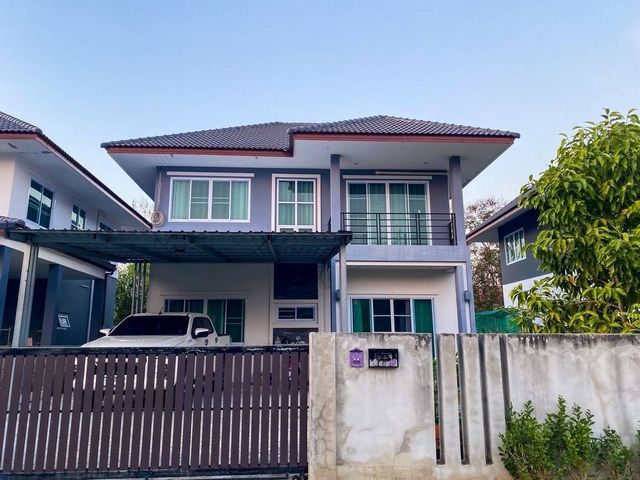 ขาย 3.49 ล้าน 66 ตรว. บ้านเดี่ยว 2 ชั้น แหล่งชุมชน เงียบสงบ #ใกล้หมูกะทะโกโบริ #แม่โจ้ #เฟอร์นิเจอร์ครบ #หิ้วกระเป๋าพร้อมเข้าอยู่ได้เลย