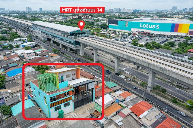 ทาวน์เฮาส์ 2ชั้น ตกแต่งใหม่ครบ ใกล้รพ. มงกุฏวัฒนะ 500 ม. ใกล้ MRT แจ้งวัฒนะ14 600ม.  3นอน 2น้ำ และตลาดเมืองทอง 24ตร.ว. 192ตร.ม. 