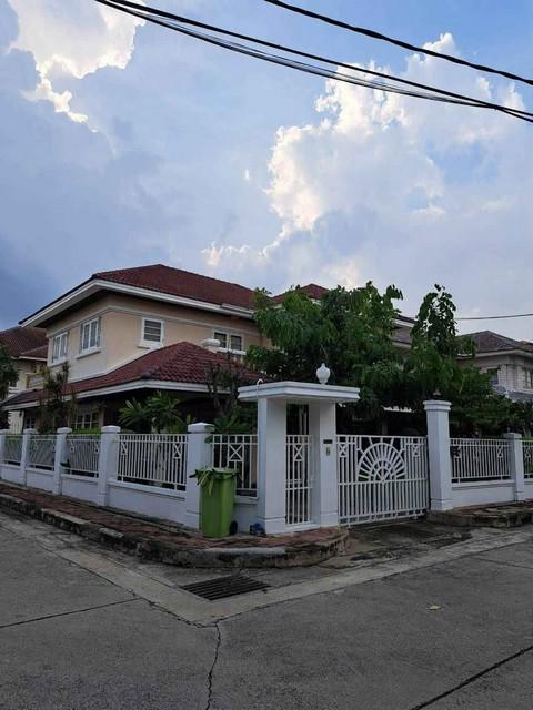 HR 9636 ขาย - ให้เช่าบ้านเดี่ยว 2 ชั้น หลังมุม  4 ห้องนอน โครงการหมู่บ้านยิ่งรวยนิเวศน์ ถนนเลียบคลองประปา ประชาชื่น 