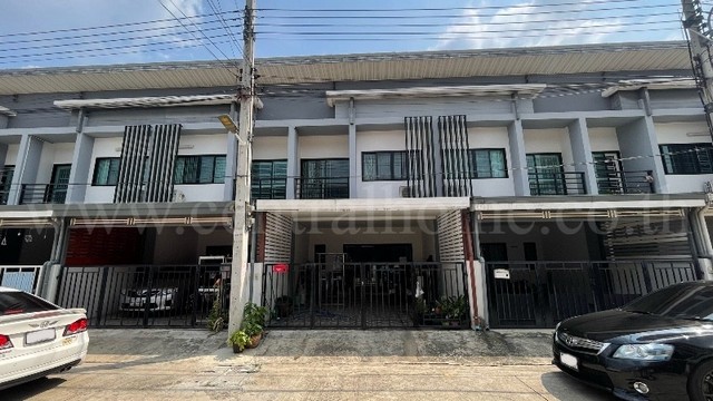 ทาวน์เฮ้า หมู่บ้านอิงทาวน์ ติวานนท์ ทำเลดี ต้นซอย พร้อมอยู่ ราคาถูก