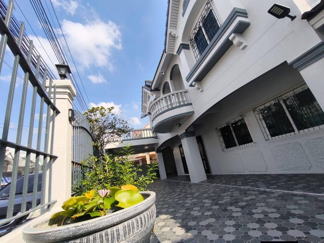 ให้เช่าบ้านเดี่ยว 72 ตารางวา 6 ห้องนอน 3 ห้องน้ำ  สุขุมวิท 101/1 รับชาวต่างชาติ จดทะเบียนใด้