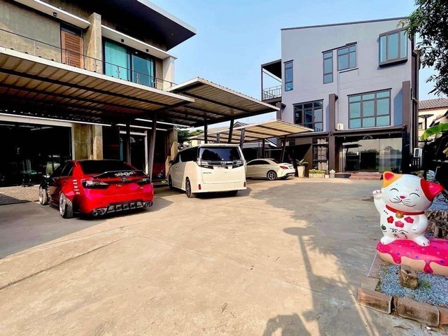 ให้เช่าบ้านย่าน บางบัวทอง ไทรน้อย นนทบุรี   มีบ้าน3หลัง ในพื้นที่  312ตารางวา โฮมออฟฟิศจดทะเบียนได้