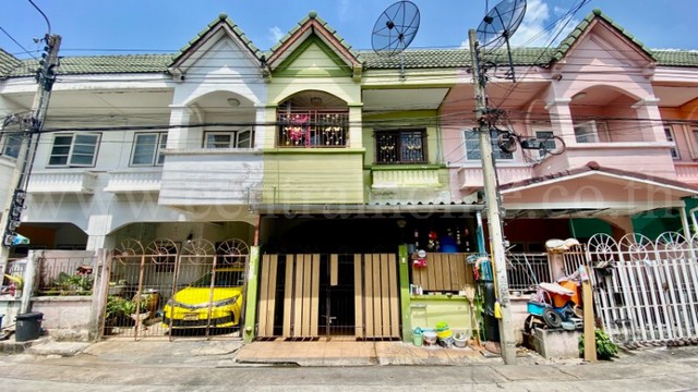 ทาวน์เฮ้าส์ หมู่บ้านบัวทองธานี ติดถนนกาญจนาภิเษก เดินทางสะดวก