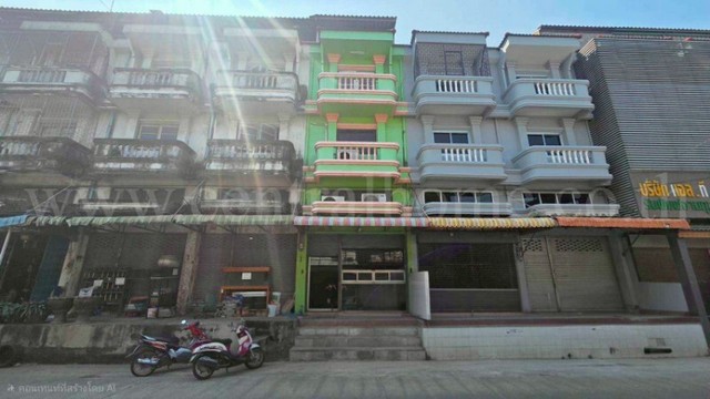 ลดราคา อาคารพาณิชย์ 3.5 ชั้น ซอยอยู่สุข 23 บางเมือง - สมุทรปราการ รีโนเวทแล้ว สภาพดี