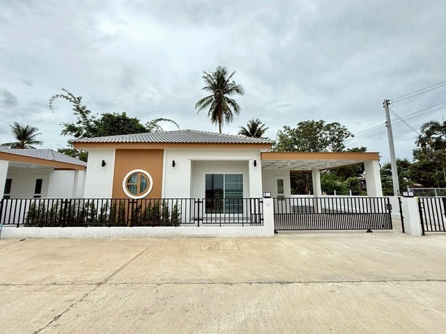  บ้านชั้นเดียว สไตล์มินิมอล แปลงมุม ทำเลดี พร้อมอยู่ สันกำแพง