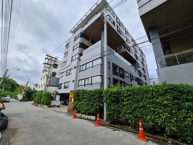 ขาย คอนโด เอชทู สตีล คอนโดมิเนียม รามอินทรา ห่างจากบิ๊กซี เอ็กซ์ตร้า รามอินทรา 1.30 กม.