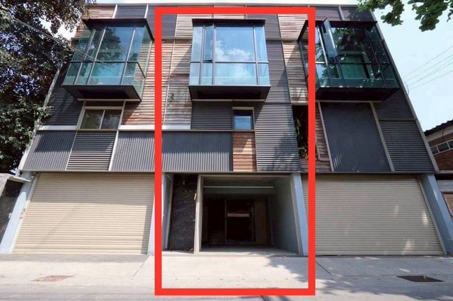 บ้านทำเลทอง พร้อมอยู่ ทำเลดี เดินทางสะดวก เจ็ดยอด  