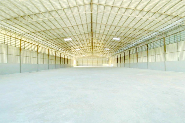 ใกล้รร.วัดบางน้ำจืด 1.7 กม. ให้เช่าโกดัง  2,000-8,000 ตร.ม. ใกล้ตลาดโพธิ์แจ้ 3.1 กม. แสมดำ 2.19กม. โรงงาน คลังสินค้า  1 นอน 1 น้ำ 