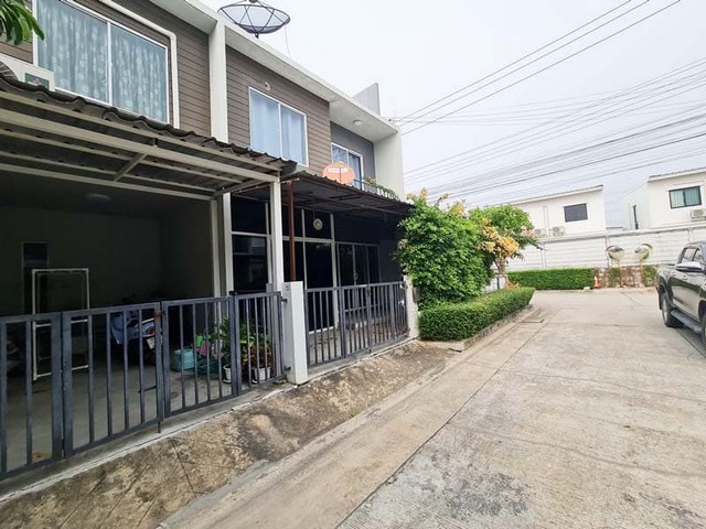 ขาย ทาวน์เฮ้าส์ เดอะคัลเลอร์ เลชเชอร์ บางพลี  ห่างจาก เมกา บางนา 3.80 กม.