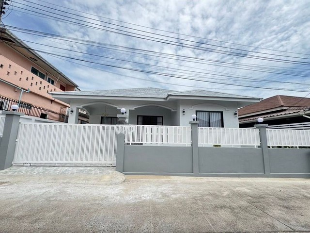 ขายบ้านสวยพัทยา ตกแต่งครบ พร้อมเข้าอยู่ ใกล้แหล่งช้อปปิ้งและทะเล FP-H01816 