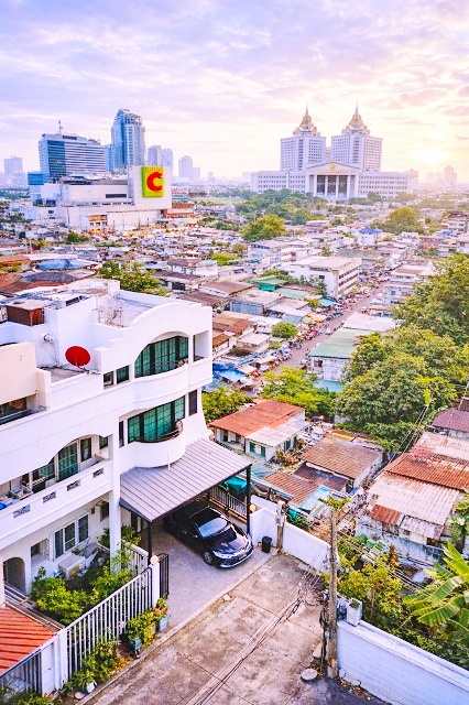 ศาลอาญา ศาลอุทธรณ์  รัชดา19 5-6 นอน MRTลาดพร้าว 400ม. 8แอร์ ลาดพร้าว11-15 ทาวน์โฮมหลังมุม3ชั้น 52ตร.วา. 202ตร.ม. เซ็นทรัล ลาดพร้าว 1กม.  