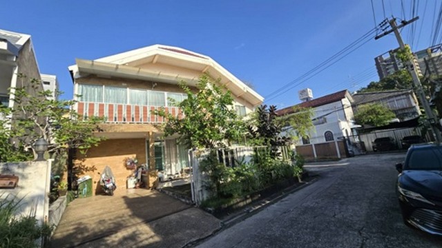 Townhouse - ขนาดเท่ากับ 61 Square Wah 0 Ngan 0 Rai    ออกแบบลงตัว