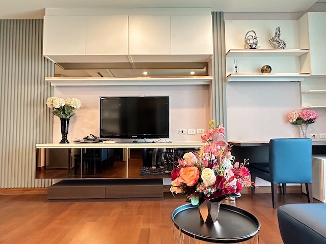 Ivy Thonglor private clean quiet 10th floor BTS Thonglor