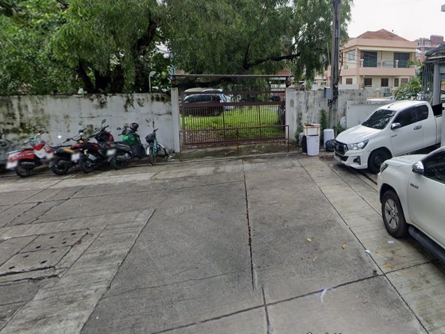 ขายด่วนที่ดิน 200 ตรว. หมู่บ้านทาวน์ อิน ทาวน์ ลาดพร้าว ถนนศรีวรา ใกล้ทางด่วน ใกล้เลียบด่วน 