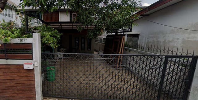 บ้าน บ้านเดี่ยว ลาดพร้าว 41 ขนาด = 0 RAI 0 ngan 61 SQ.WA 4 BEDROOM 2 BR ใกล้ สามารถใช้ทางเข้าออกได้หลายเส้นทาง (รัชดา, ลาดพร้าว, ลาดพร้าว-วังหิน) และอยู่ห่างสถานีรถไฟฟ้าสายสีเหลือง ประมาณ 1 กม. สวยและดี