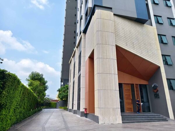 โอกาศดี ขายคอนโดทำเลสวย ห้อง Duplex(2ชั้น) ใหม่เหมือนมือ1 เจ้าของทำงานต่างจังหวัด 