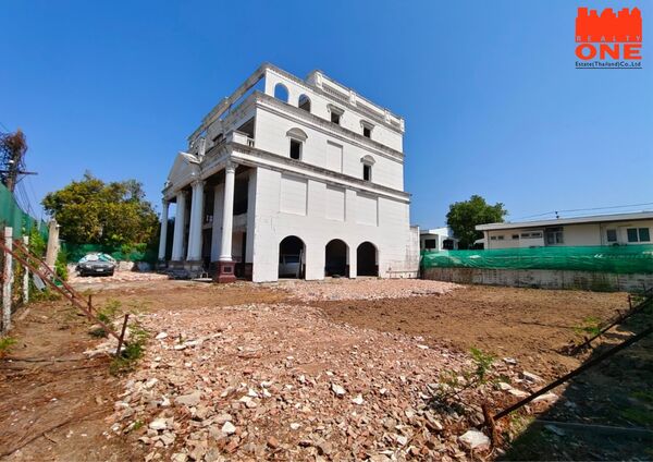 ขาย ที่ดินพร้อมสิ่งปลูกสร้าง ม.สวนแหลมทอง2 พัฒนาการ28  