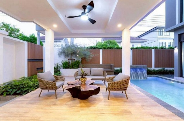 บ้านหรูสไตล์โมเดิร์น 3 ชั้น วิวภูเขา บรรยากาศสุดพรีเมียม เชียงใหม่