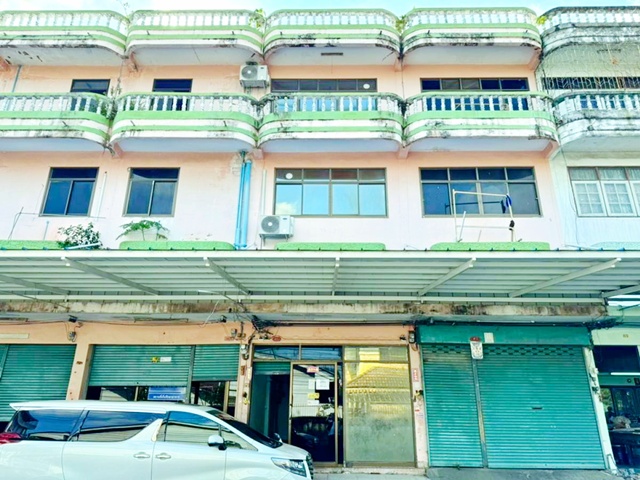 สามแยกบางบอน 900 ม. กัลปพฤกษ์ บางบอน1 อาคารพาณิชย์ 3.5 ชั้น 3 นอน 3 น้ำ 18 ตร.ว. 230 ตร.ม. 1 ทำเลบางบอน 