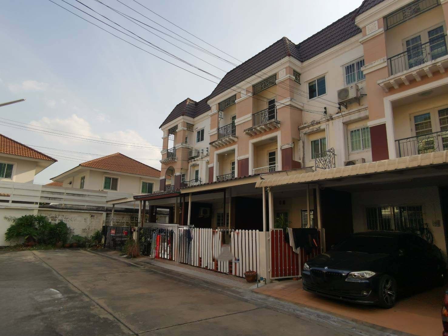 ขาย ทาวน์เฮ้าส์ สรัญธร พุทธบูชา 36 เขต ทุ่งครุ จังหวัด กรุงเทพมหานคร