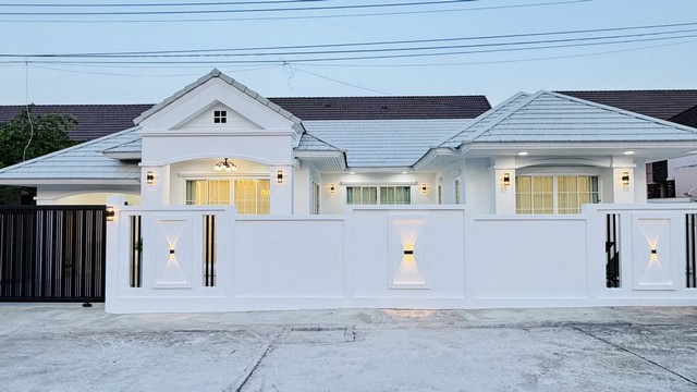 บ้านเดี่ยวพูวิลล่าซอยเนินสยาม หมู่บ้าน ตาตะวัน  เฟอร์บิวอินเครื่องใช้ไฟฟ้าครบ