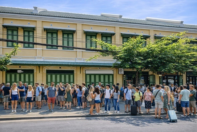  MRTสามยอด650ม.  MRTวัดมังกร750ม. และถนนทรงวาด 2นอน 2น้ำ ทำเลเยาวราช  29 ตร.ว.  242 ตร.ม. อาคารพาณิชย์ 2.5 ชั้น 