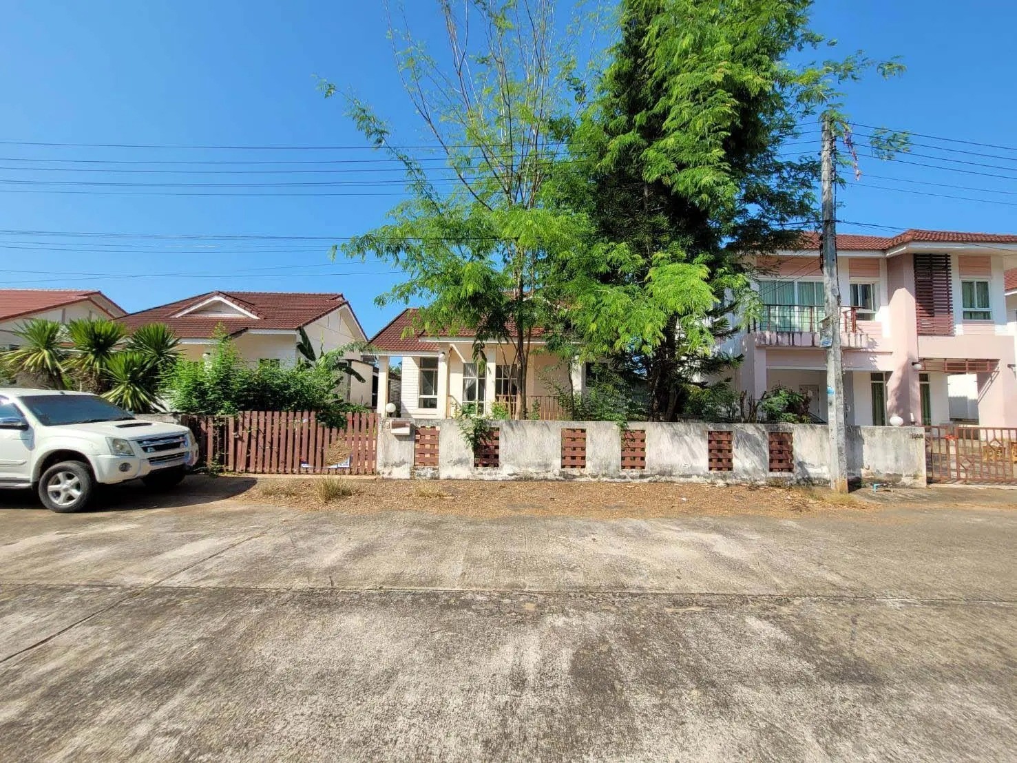 ขาย บ้านเดี่ยว ธาราศิริ สุราษฎร์ธานี  อำเภอ เมืองสุราษฎร์ธานี สุราษฎร์ธานี