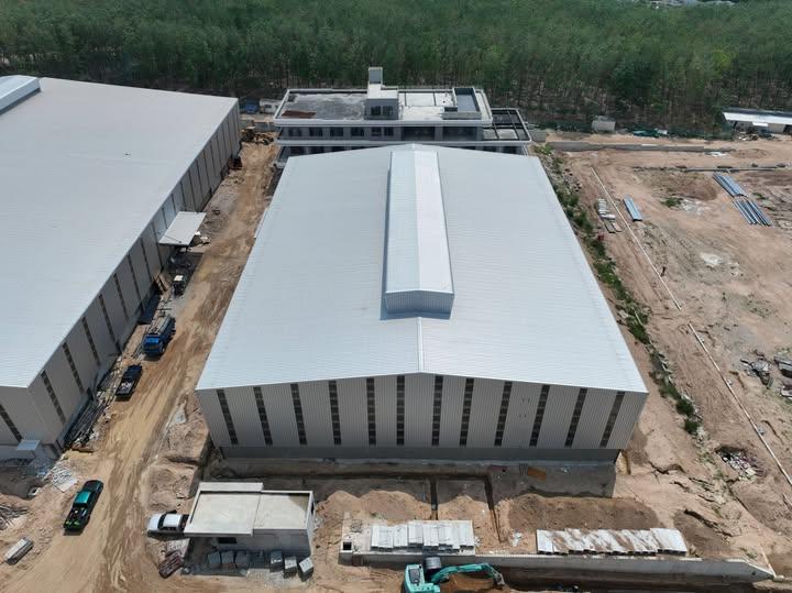 BR 1713 ให้เช่าโรงงานขนาด 2,200 ตารางเมตร  มีใบ อนุญาต รง. 4  สีม่วงลาย มาบยางพร ปลวกแดง ระยอง ผลิตอะไหล่รถยนต์