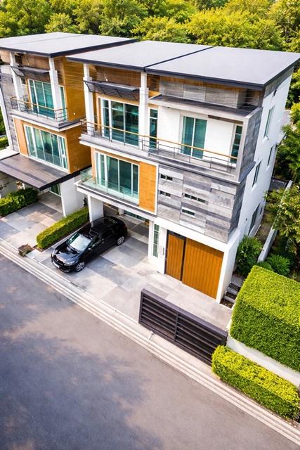 เซ็นทรัลลาดพร้าว  ยูเนี่ยนมอลล์ 1.2 กม. บ้านหรู 3 ชั้น ตกแต่งสวย 4นอน 6น้ำ 57ตร.วา 230ตร.ม.พร้อมสระว่ายน้ำพรีเมียม  BTS ห้าแยกลาดพร้าว